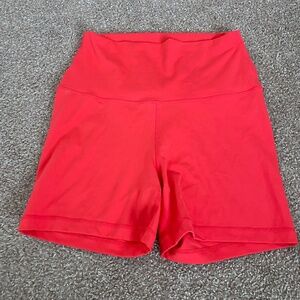 🔥🧘‍♀️HOT FIND💋🔥Women's L Yogalicious 5" Inseam Bike Shorts in Cayenne